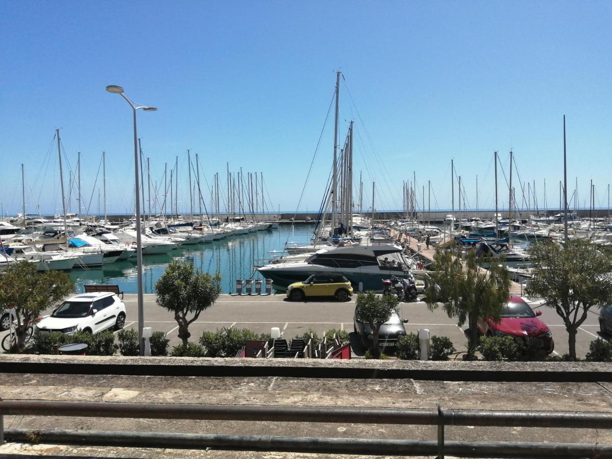 Joli Studio Bord De Mer, Clim, Balcon, Parking Prive Menton Exterior photo